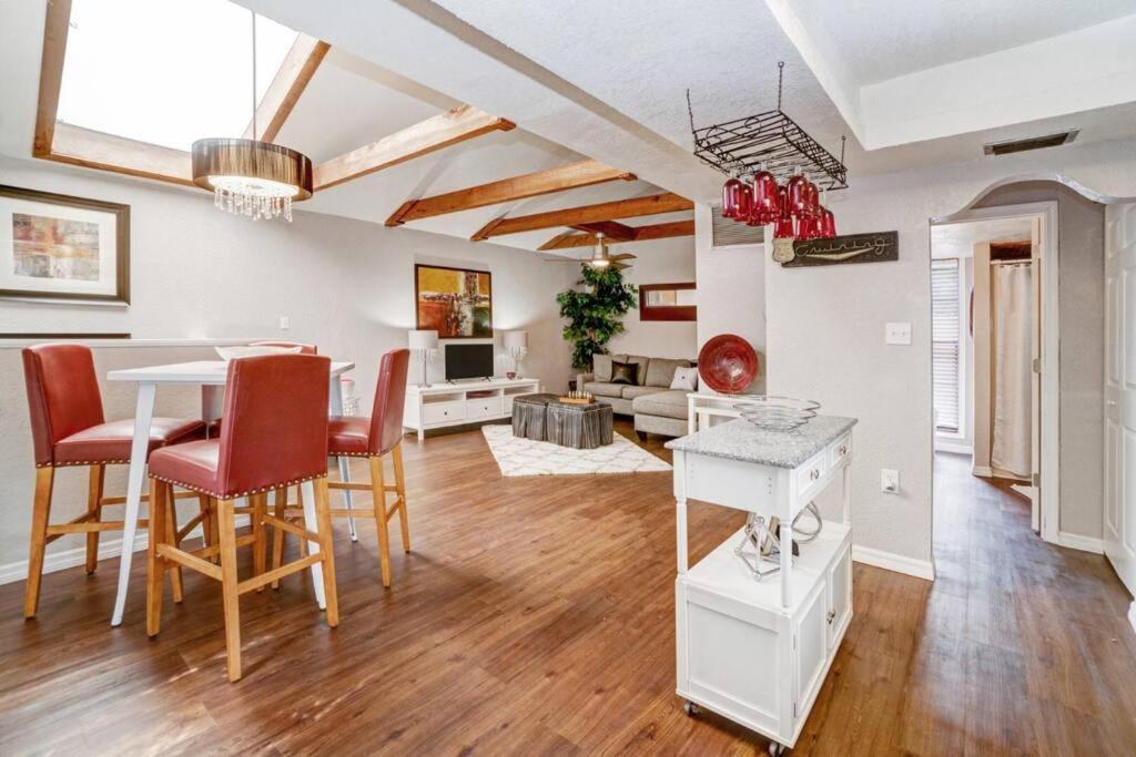 Hidden Couples Loft Retreat In Heights Foodie District Tampa Buitenkant foto