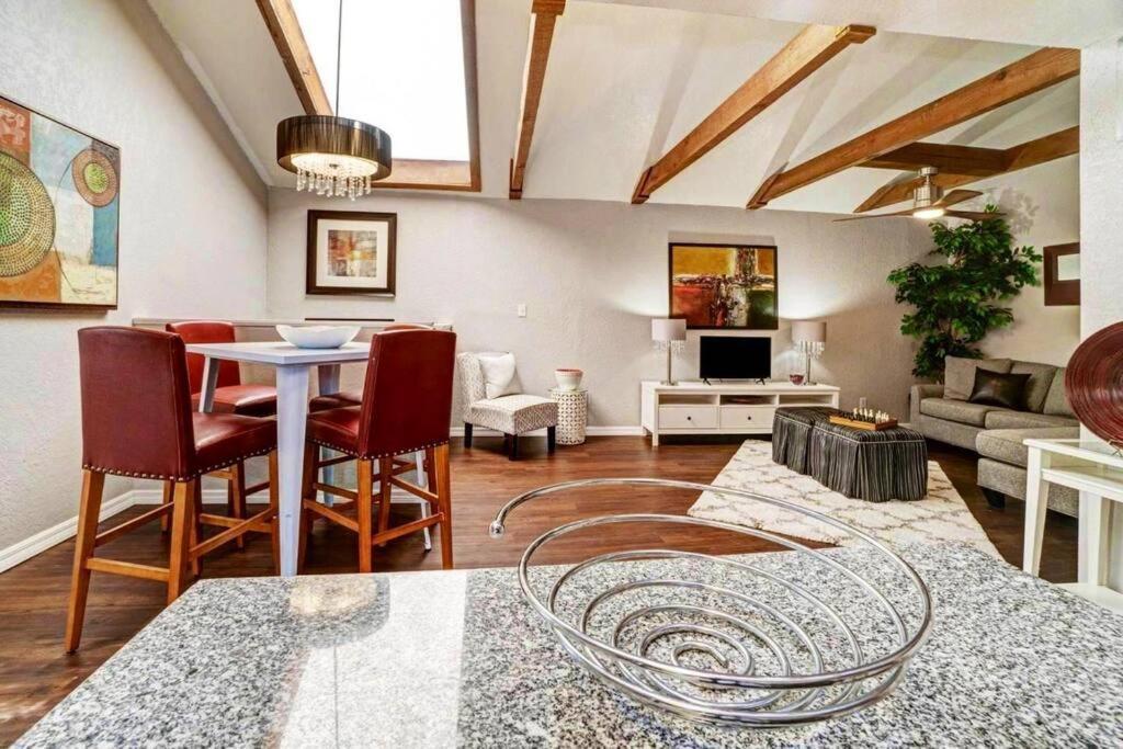 Hidden Couples Loft Retreat In Heights Foodie District Tampa Buitenkant foto