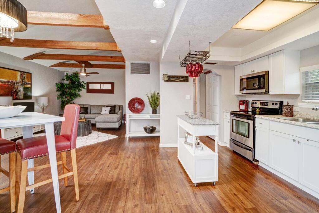 Hidden Couples Loft Retreat In Heights Foodie District Tampa Buitenkant foto